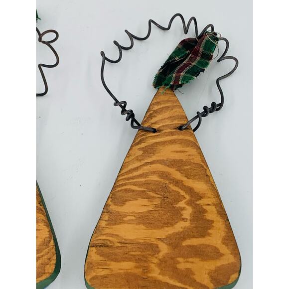 Wood Christmas Tree Decor Lot of 3 Buttons Wire Fabric Bows Handmade Winter - Picture 7 of 8